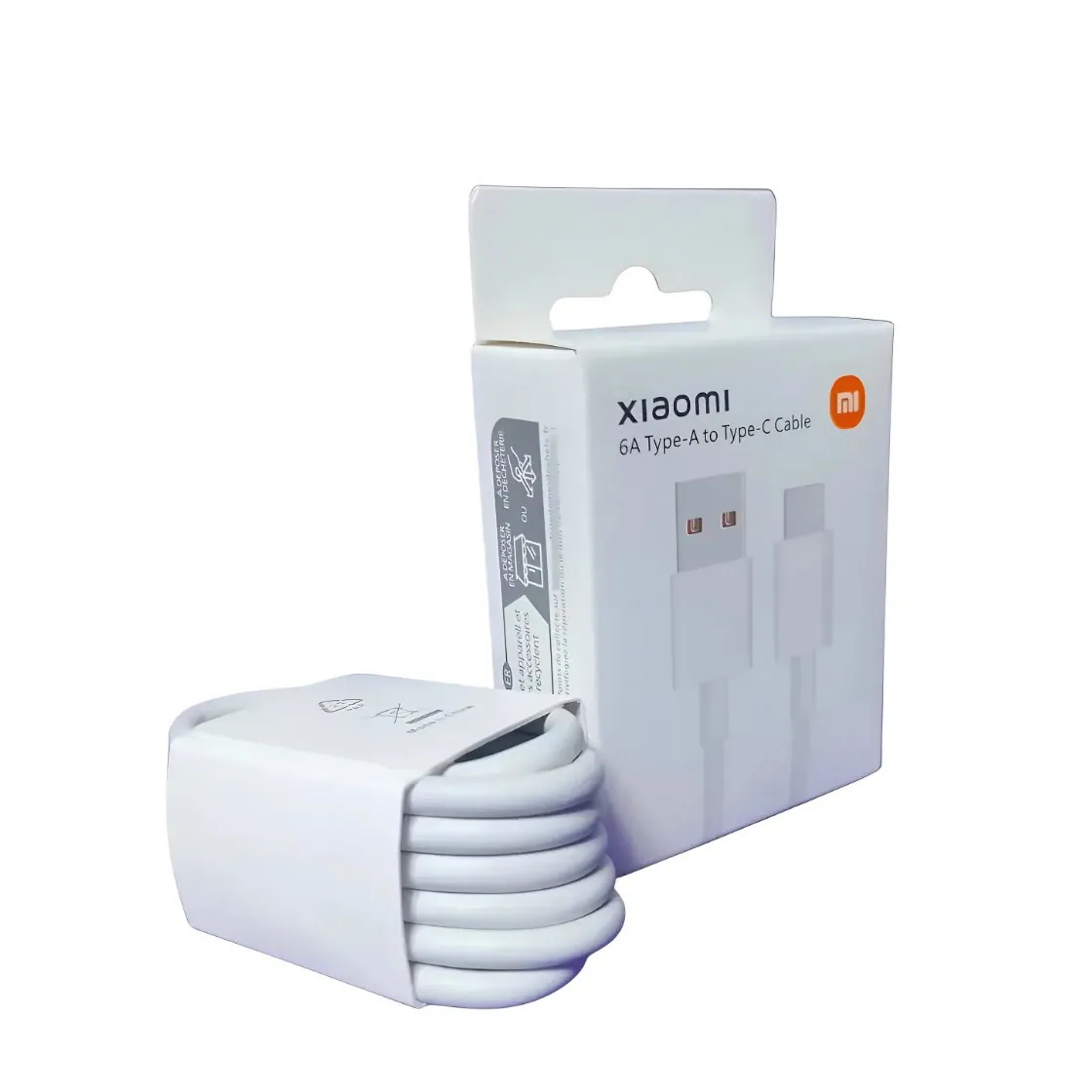 Caixa do cabo Xiaomi 6A, de USB-A para USB-C, com o cabo branco enrolado à frente.